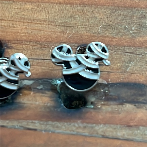 Disney Mickey Mouse Mummy Silver Tone Stud Earrings - Picture 3 of 5